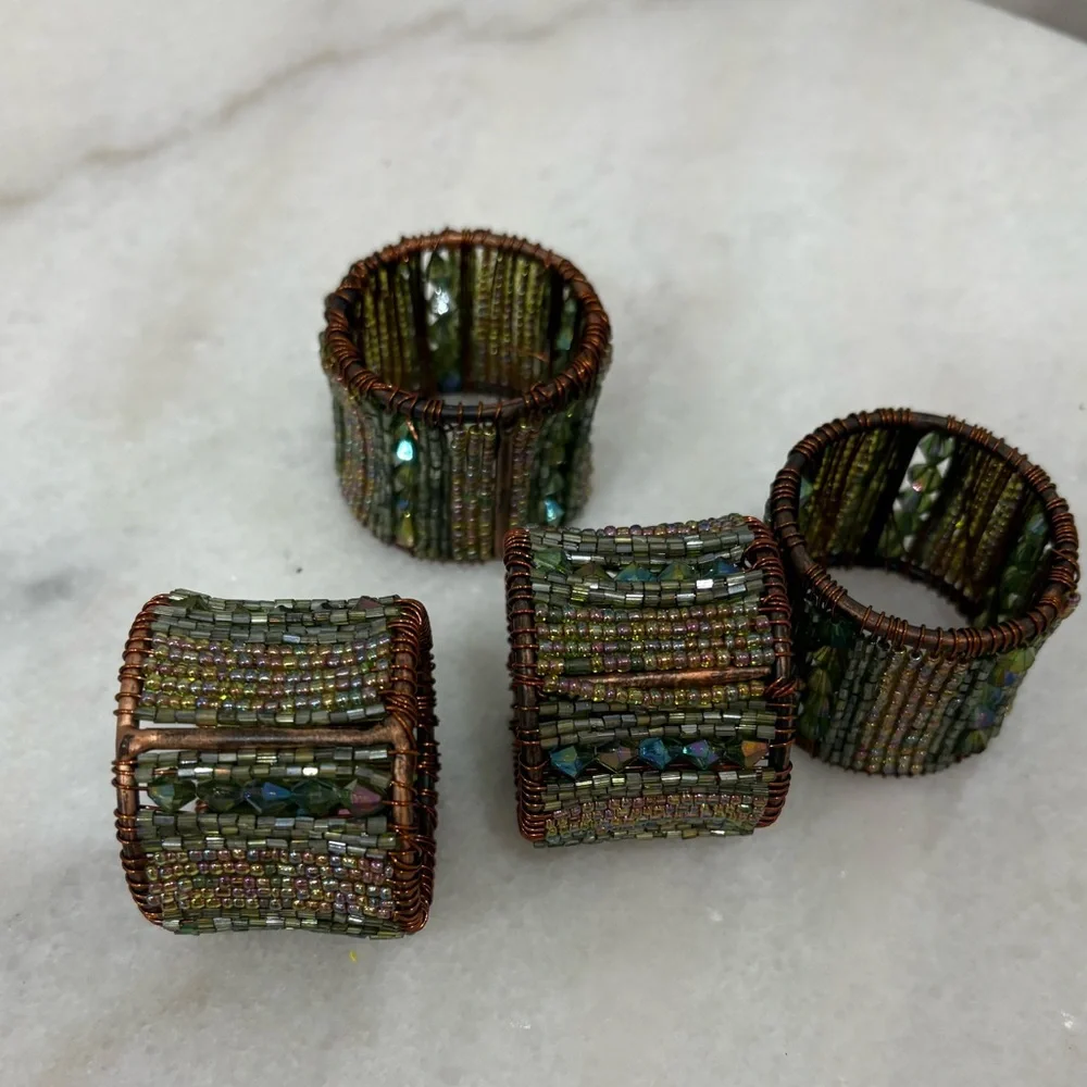 🔹NWOT🔹Set of 4 Pier 1 Bronze and Green Beaded Napkin Rings